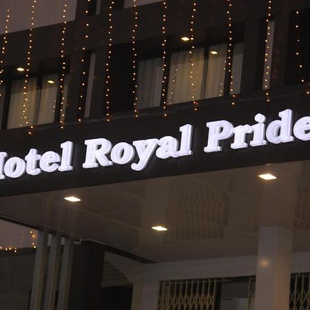 Hotel Royal Pride อาเมดาบัด ภายนอก รูปภาพ