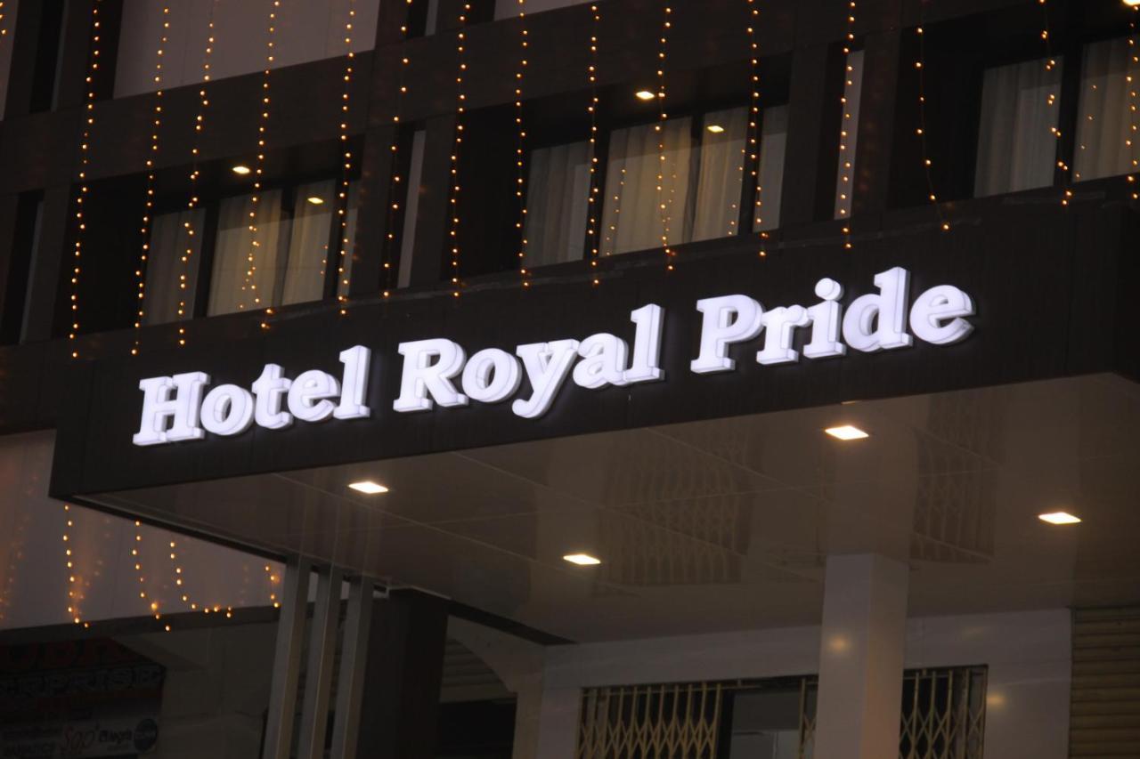 Hotel Royal Pride อาเมดาบัด ภายนอก รูปภาพ